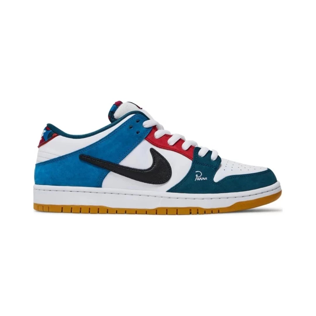 SB Dunk Low Friends & Family